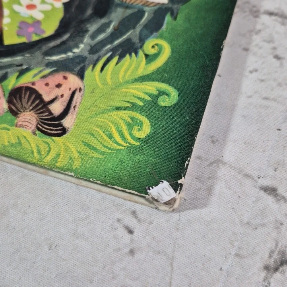 Walt‎ Disney's Bambi-Big Golden Book-1979